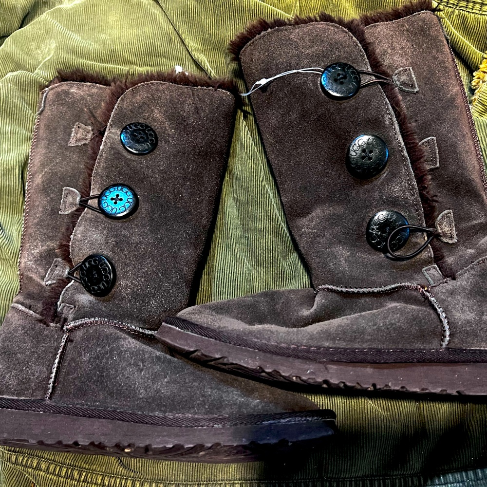 Brown UGG boots size 7!